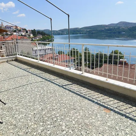 Leonidas' Privileged 卡斯托里亚