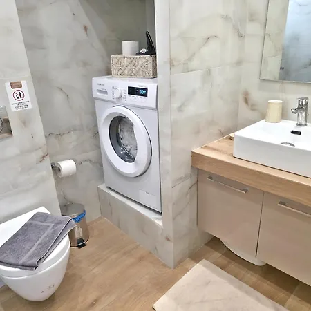 Leonidas' Privileged Apartmán *