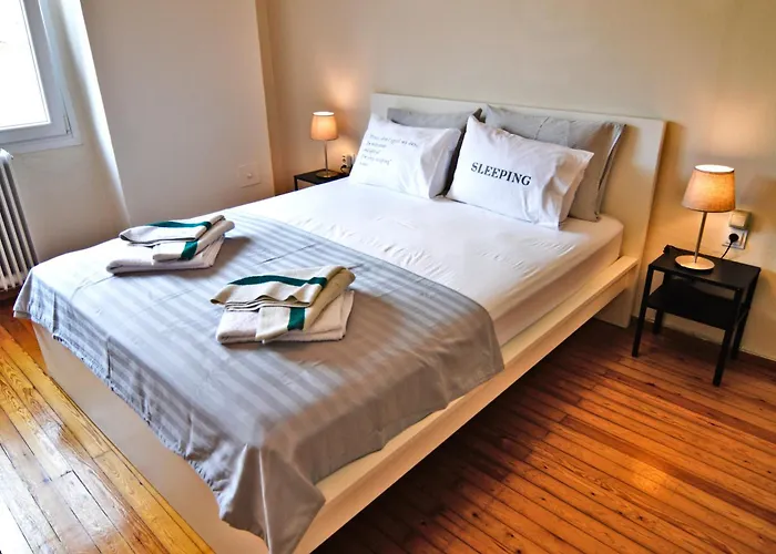 דירה Leonidas' Privileged קסטוריה