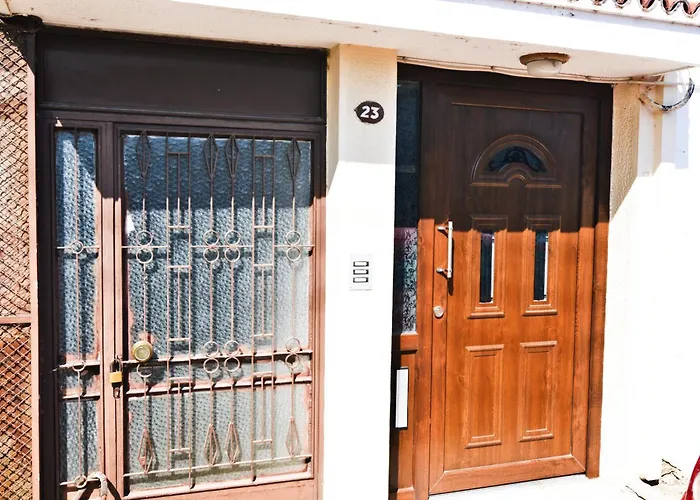 Leonidas' Privileged Apartment Kastoria